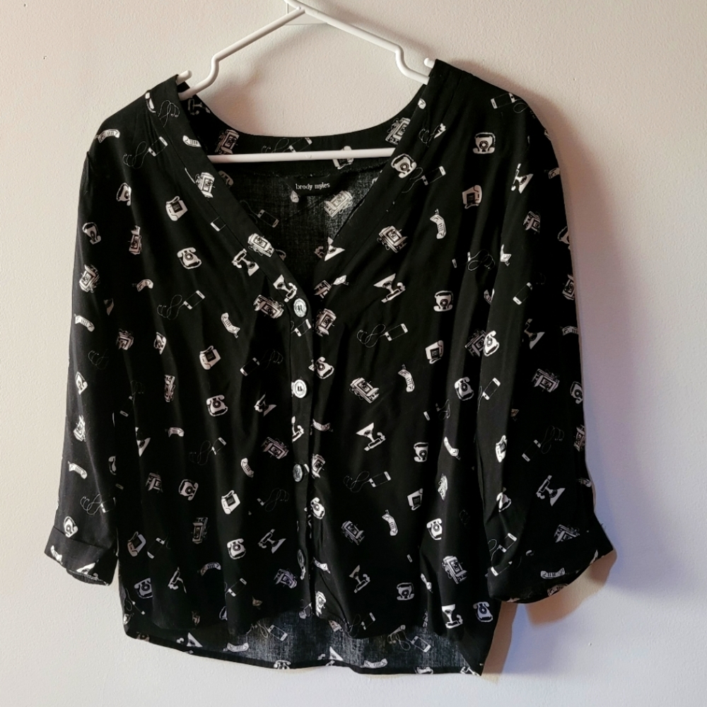 Brody Miles black  telephone Blouse – L